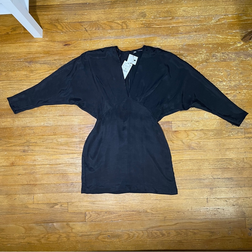 SATIN EFFECT PLEATED DRESS - size Large - Picture 3 of 14